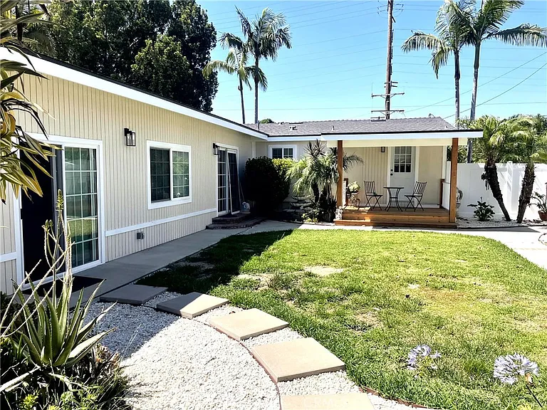 9488 Foster Rd — Photo 33
