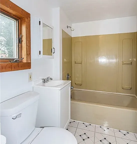917 Clay St — Photo 18