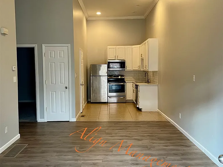 2722 Chippewa St #B — Photo 13