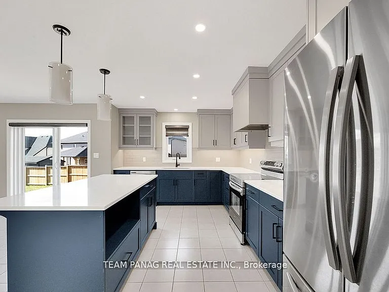 16 Berardi Cres — Photo 11