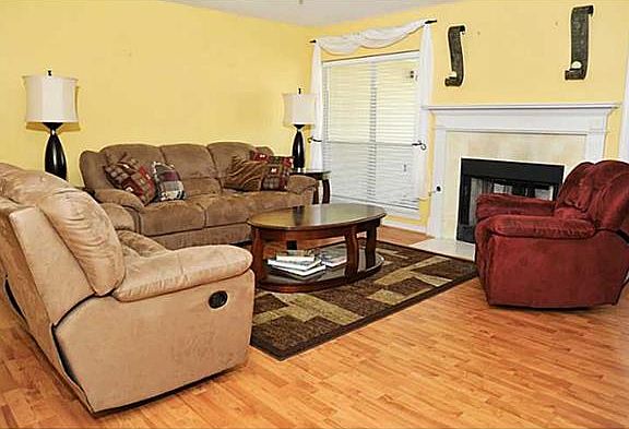 5th image of 3113 Meadow Lake Dr E