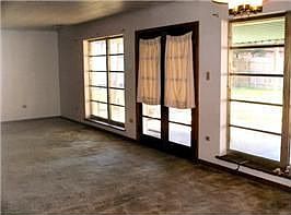 1st image of 210 E McArthur St