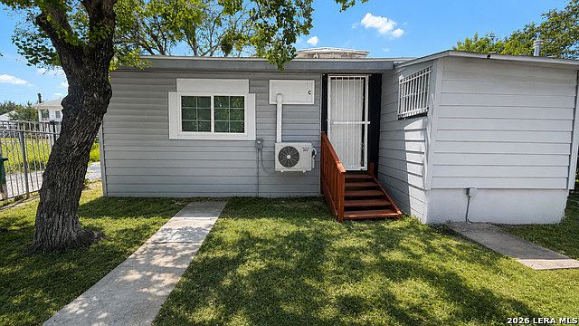 1st image of 314 N Nueces #C