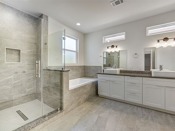 2nd image of 2915 El Fenice Ln #2915