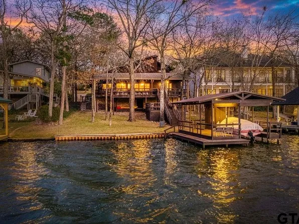 542 Hideaway Ln E, Hideaway, TX 75771