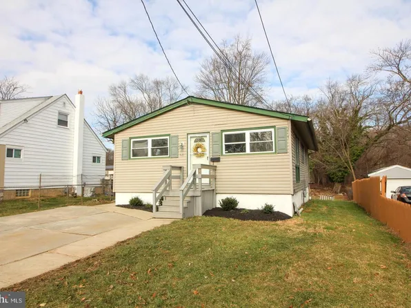 621 E Evesham Ave, Magnolia, NJ 08049