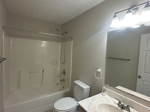 5th image of 115 Edward Ct APT 3
