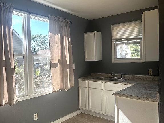 5th image of 4935 Baring Ave