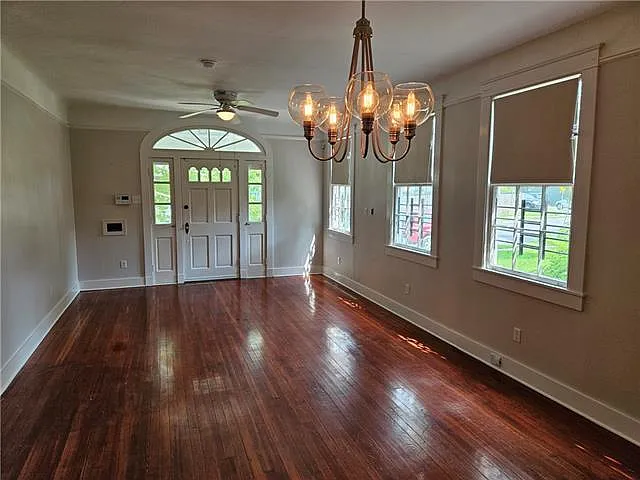3224 Calhoun St — Photo 3