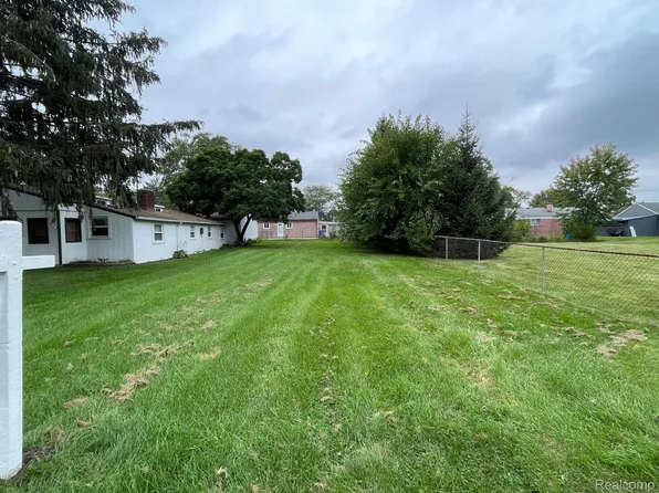 0 Adams Dr, Rockwood, MI 48173