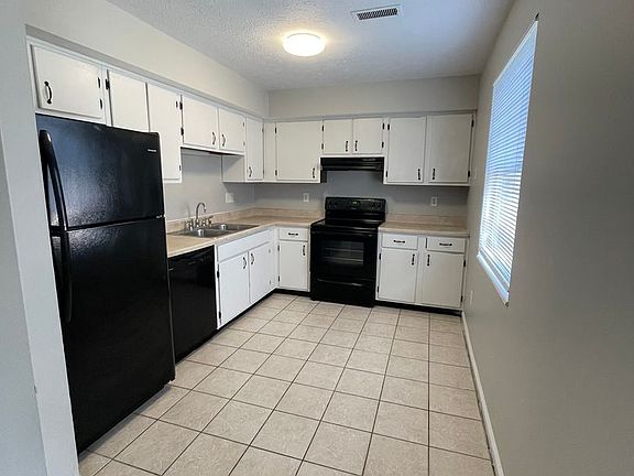 2nd image of 10 Ironwood Ct #21