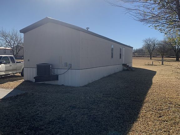 2nd image of 400 26th St #84