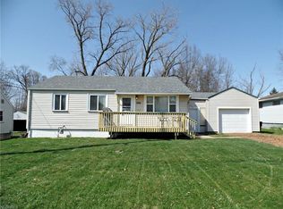 860 3rd St SW, Warren, OH 44483