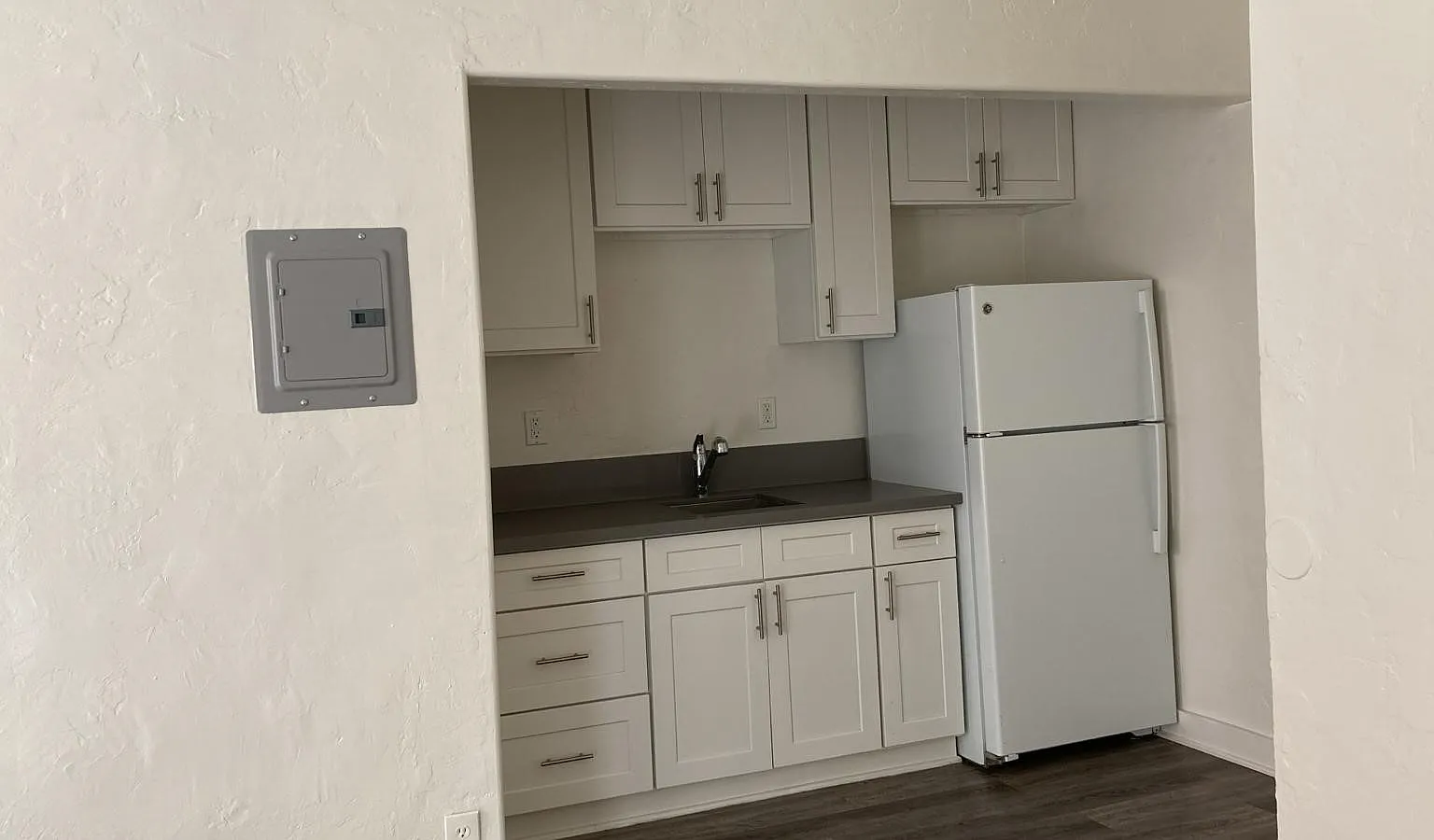 Studio, 400 sqft, $1,250 — Photo 3