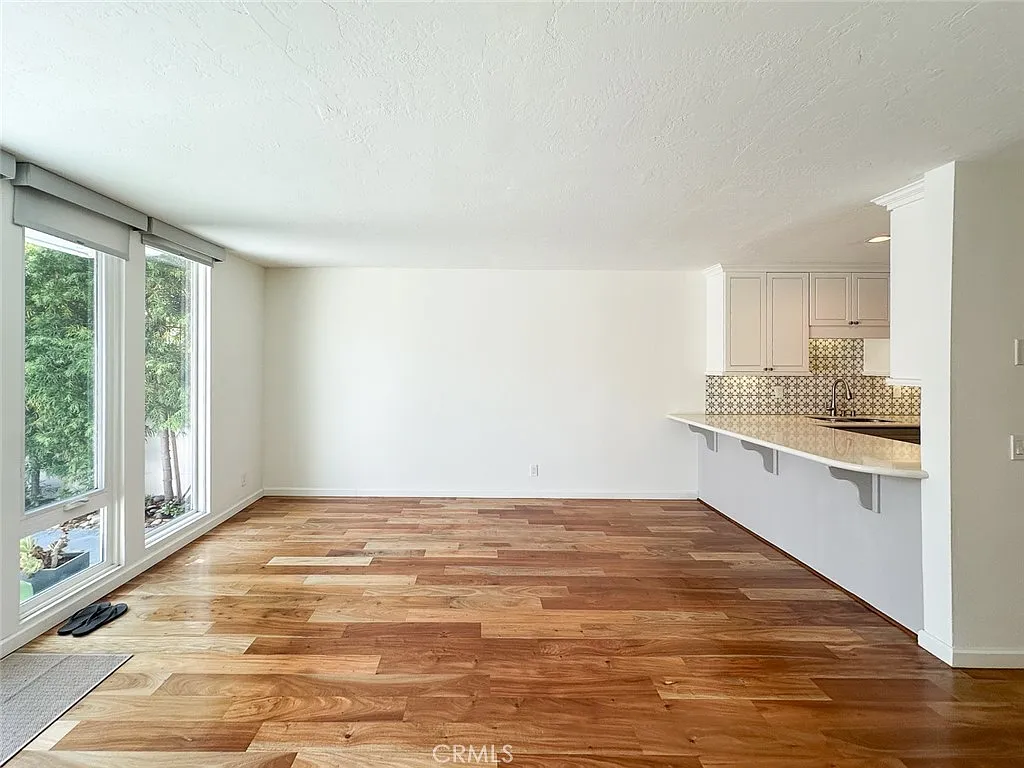 3 bed, 2.5 bath, 1500 sqft, $5,000 — Photo 4