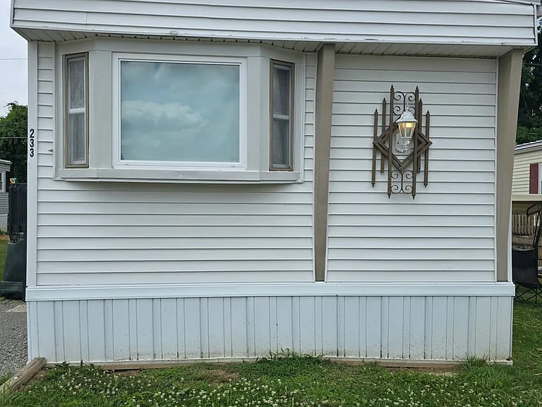 233 Hickory St — Photo 9