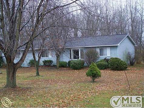 NICE SPLIT RANCH ON PAVEMENT