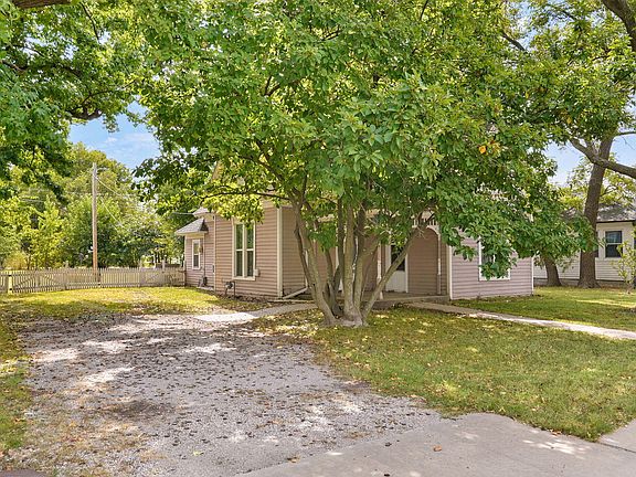 4th image of 908 S Hickory Street