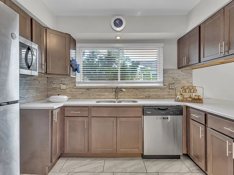 23520 Brandywynne St — Photo 13