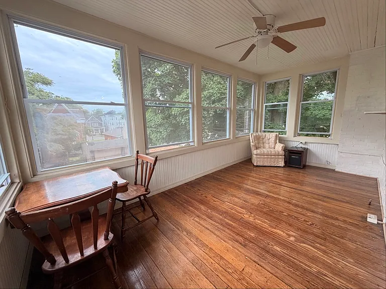 336 W 9th St #2R — Photo 10