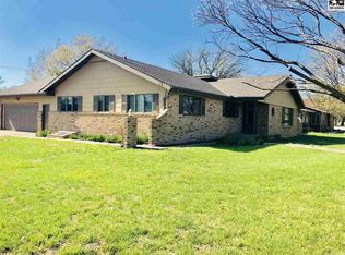 205 S Washington Ave, Moundridge, KS 67107