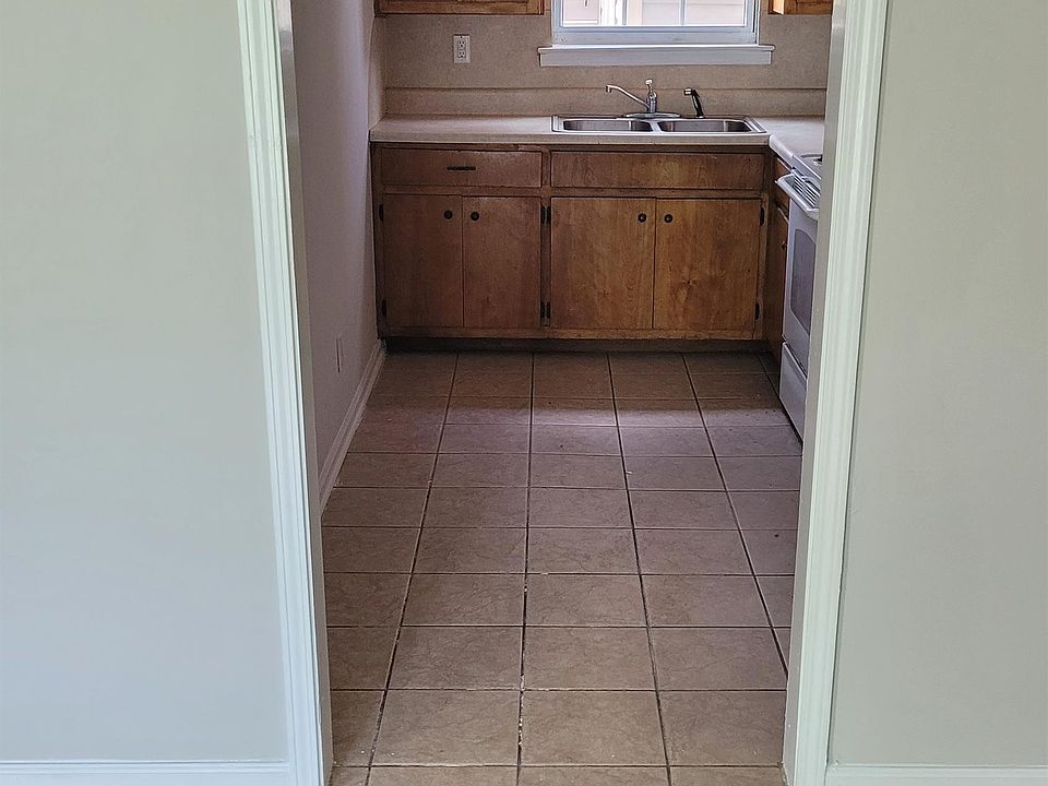 2nd image of 1245 Seth Johnson Dr #1