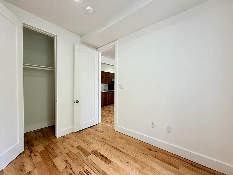 22 Patchen Ave #3F — Photo 4