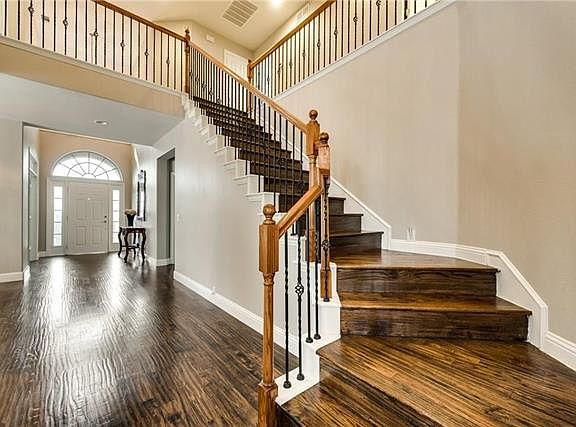 2nd image of 864 Highland Hills Dr