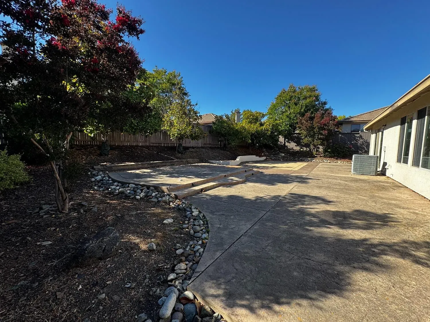 3 bed, 2415 sqft, $3,450 — Photo 3