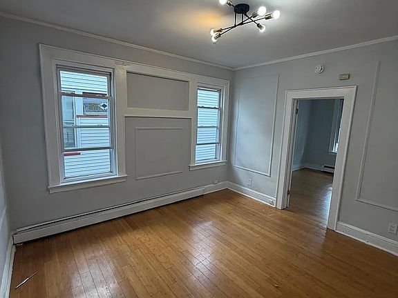 3rd image of 303 Hobson St Floor 2