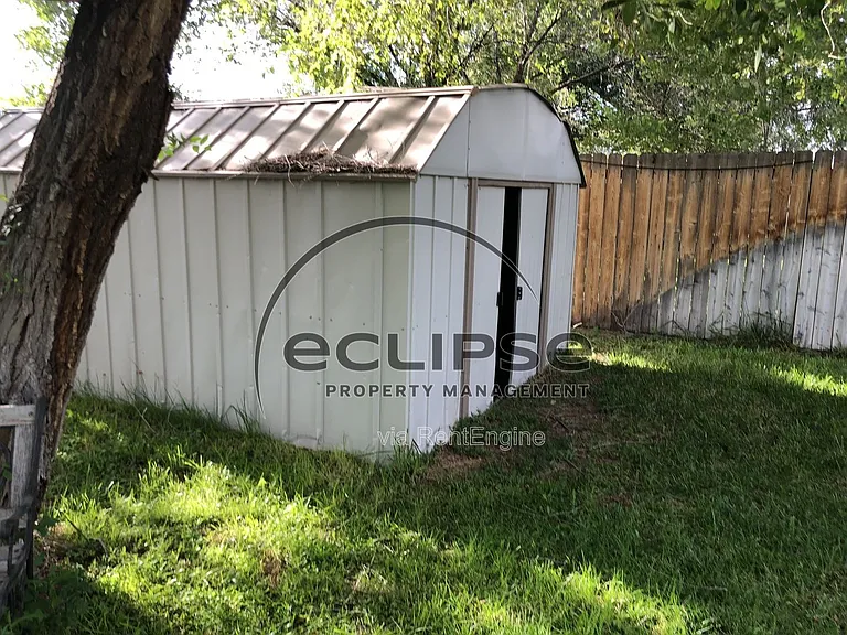 717 Lee Dr — Photo 6