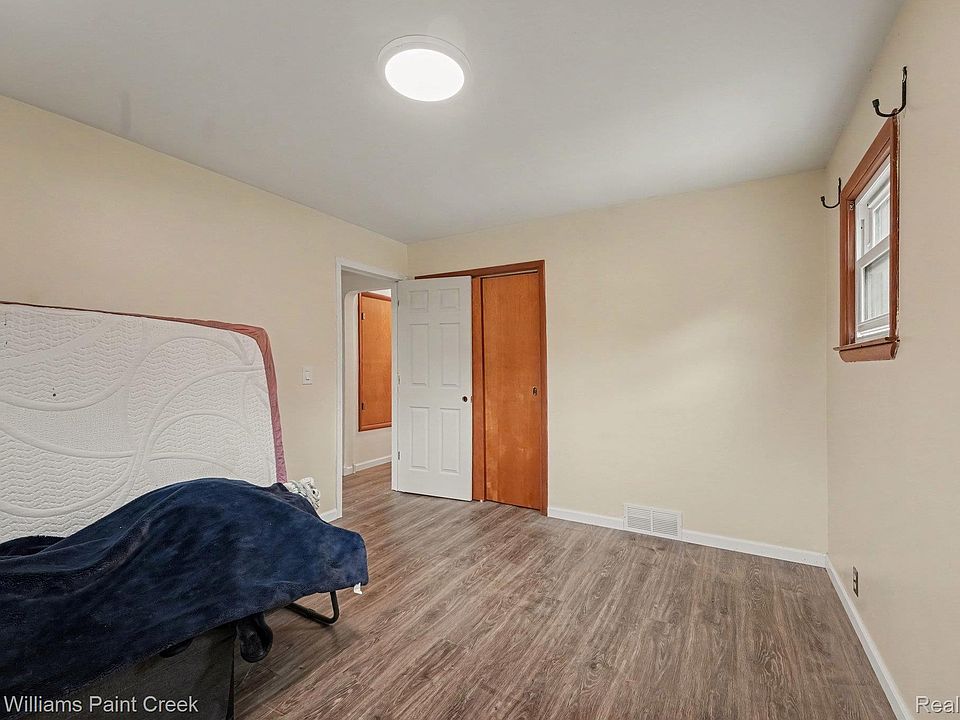 71320 Dequindre Rd, photo 17