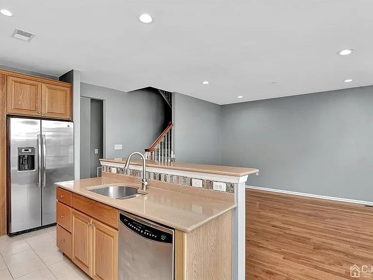 27 Vincent Behan Blvd #27 — Photo 11
