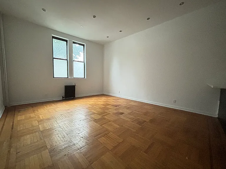 159 Eastern Pkwy #1B — Photo 3