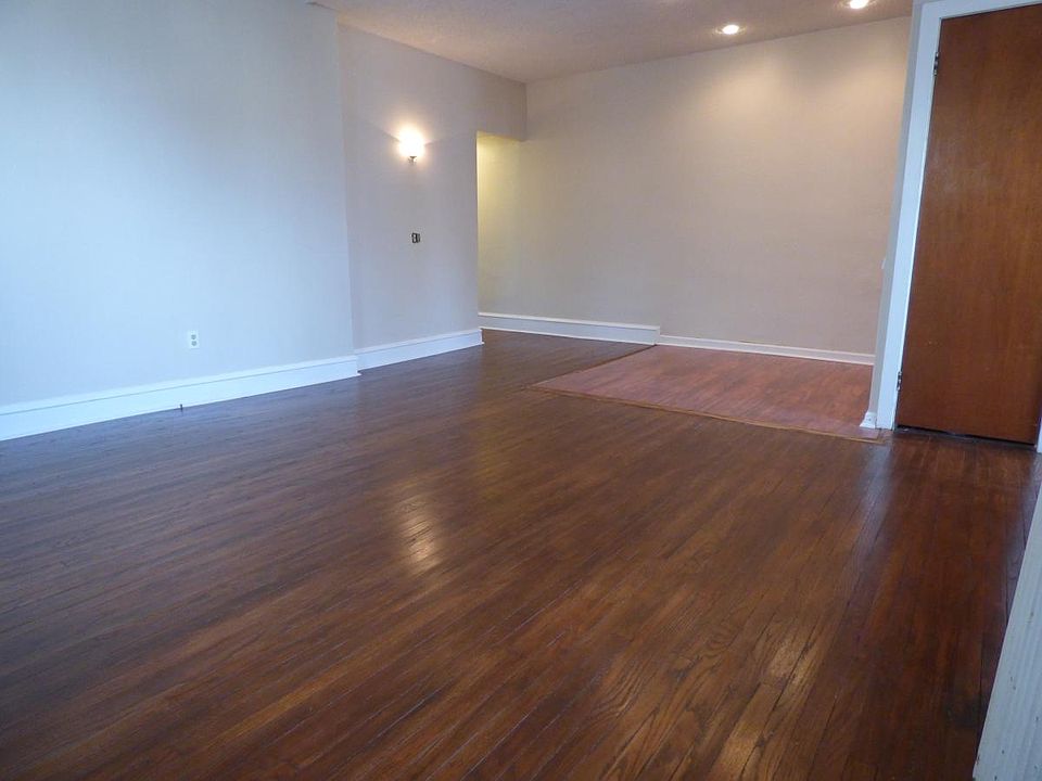 Living room/Dining area