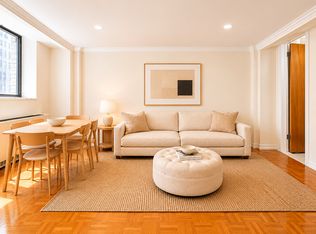 302 W 92nd St #1U, New York, NY 10025