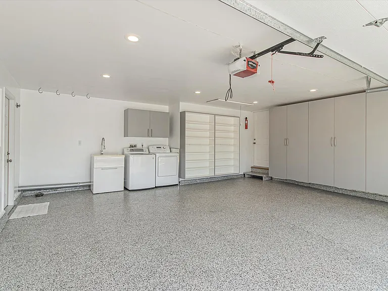 129 Lundy Ln — Photo 57