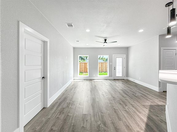4th image of 2130 Kathleen Ave
