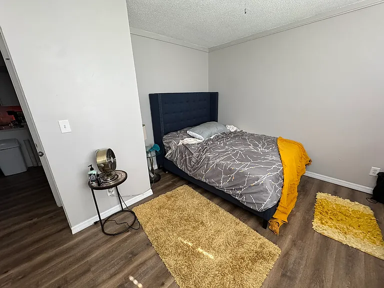 330 45th Ave S #9 — Photo 8