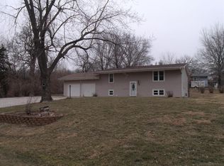 102 Willow St, Huntsville, MO 65259