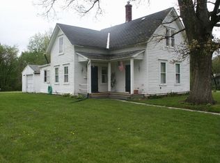 519 1st St, Silvis, IL 61282