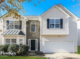 5911 Parkstone Dr, Matthews, NC 28104