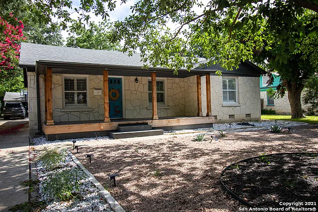 245 Calumet Pl