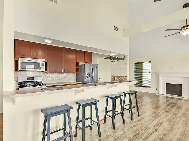 1073 Redfish St — Photo 9