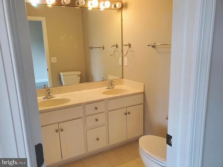 3983 Hartlake St — Photo 11