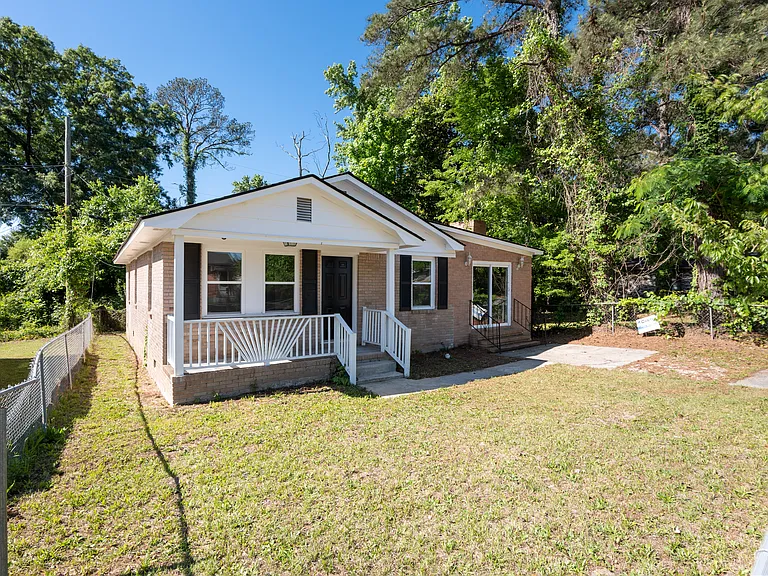 102 Burdock Cir — Photo 3