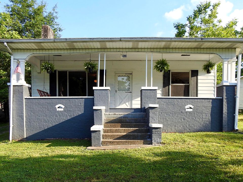 1st image of 968 Lakeview Dr