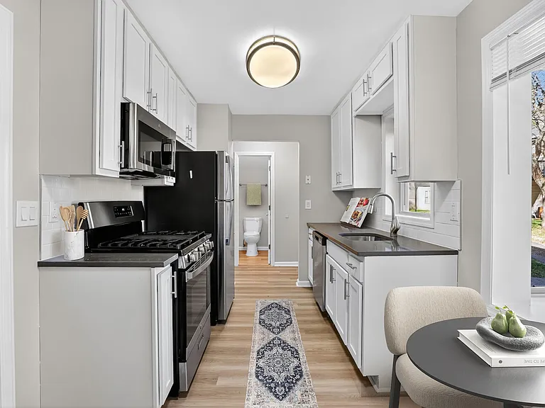 Eagle Rock Apartments at Mohegan Lake — Photo 3