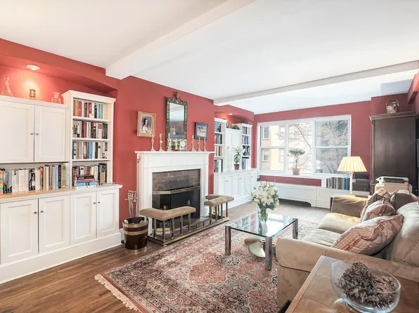 424 East 52nd Street image 1 of 11