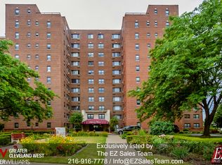 11720 Edgewater Dr, Lakewood, OH 44107